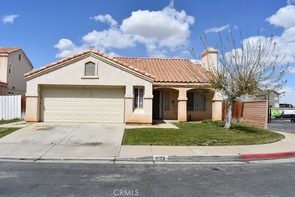 2125 Bramble Lane, Palmdale, California 93550 home-pic-1