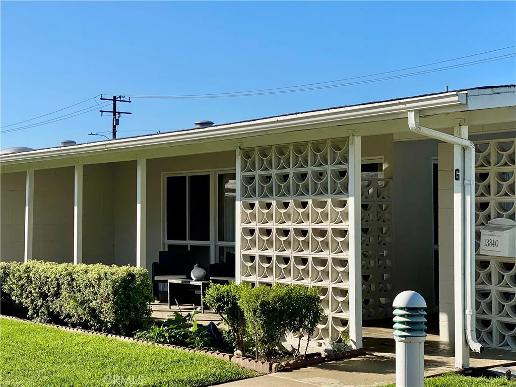 13840 Canoe Brook Dr., Seal Beach, California 90740 home-pic-1
