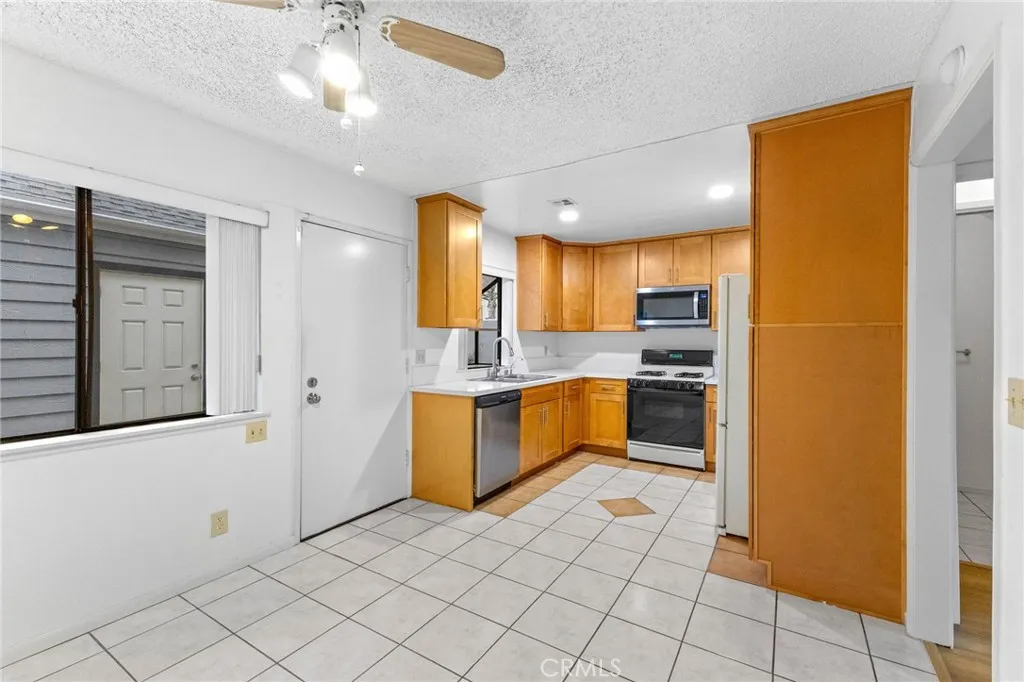 3913 Candlewood Street, Lakewood, California 90712 home-pic-21