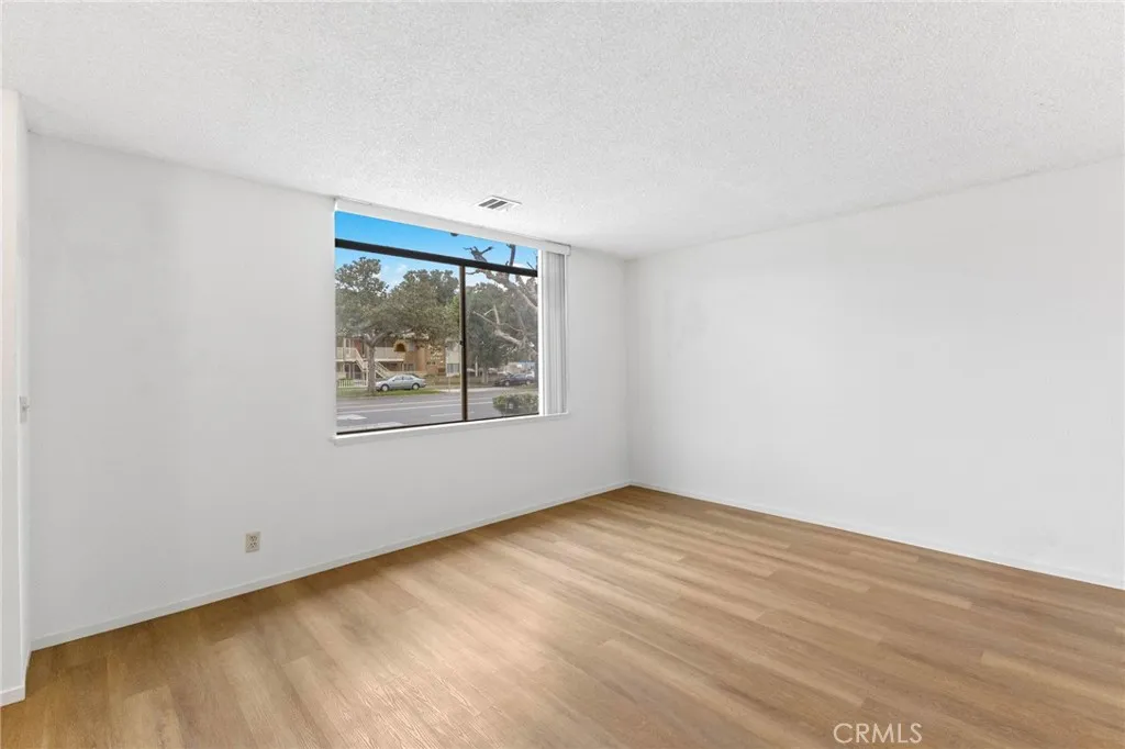 3913 Candlewood Street, Lakewood, California 90712 home-pic-15