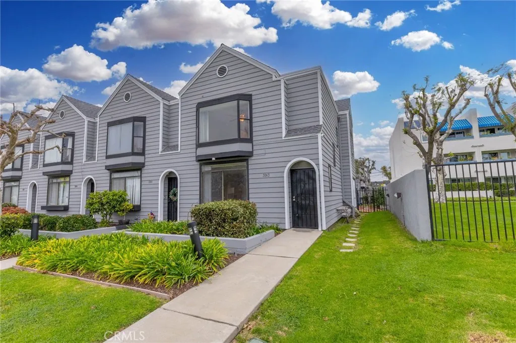 3913 Candlewood Street, Lakewood, California 90712 home-pic-9