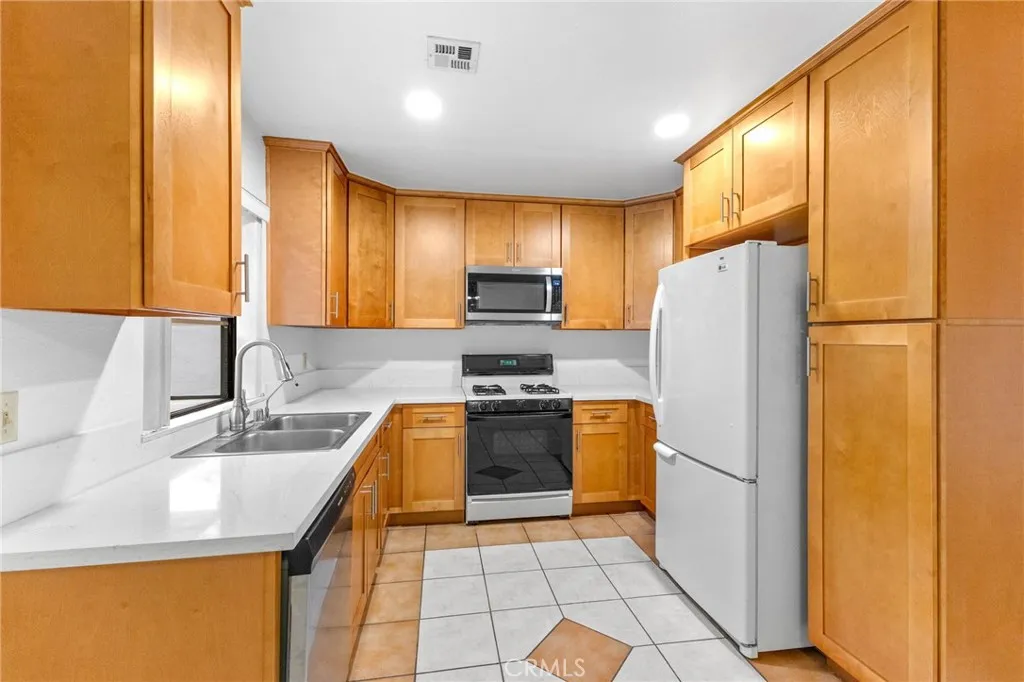 3913 Candlewood Street, Lakewood, California 90712 home-pic-26