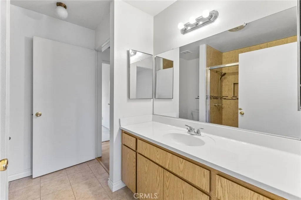 3913 Candlewood Street, Lakewood, California 90712 home-pic-46