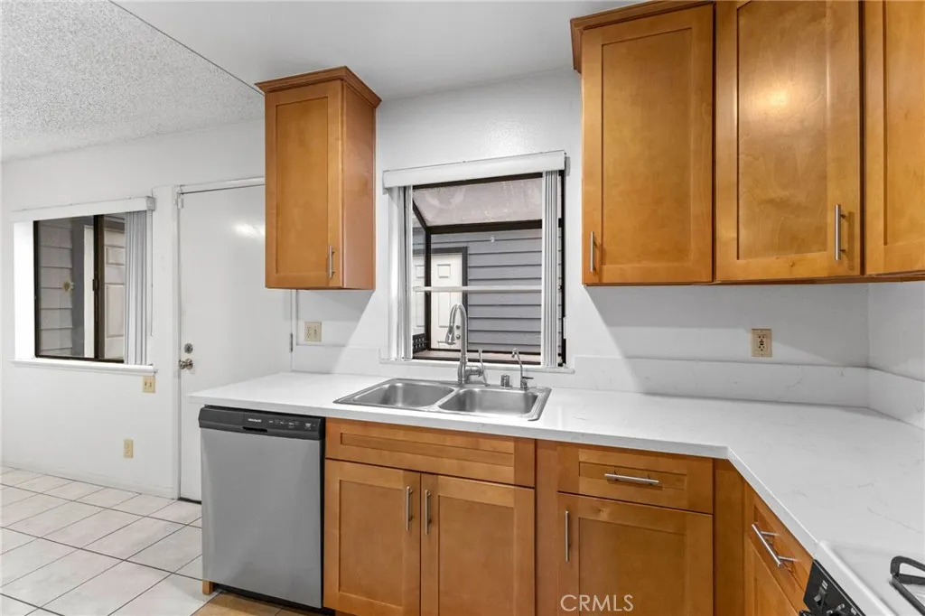 3913 Candlewood Street, Lakewood, California 90712 home-pic-29