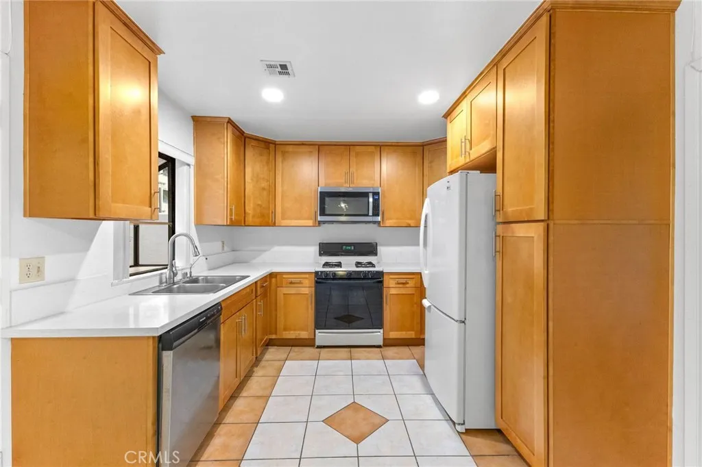 3913 Candlewood Street, Lakewood, California 90712 home-pic-24