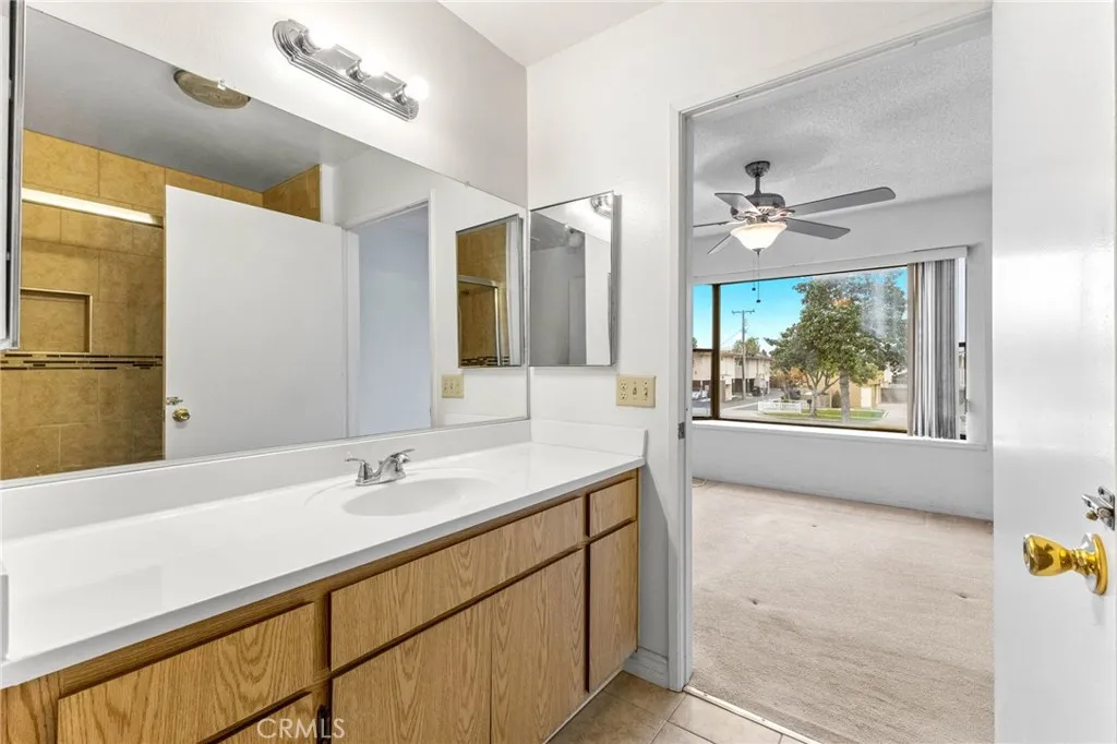 3913 Candlewood Street, Lakewood, California 90712 home-pic-45
