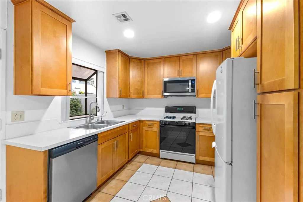 3913 Candlewood Street, Lakewood, California 90712 home-pic-25