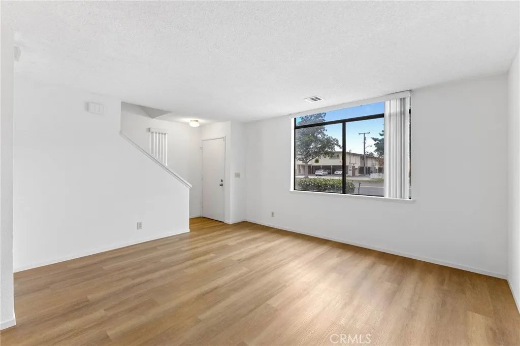 3913 Candlewood Street, Lakewood, California 90712 home-pic-14