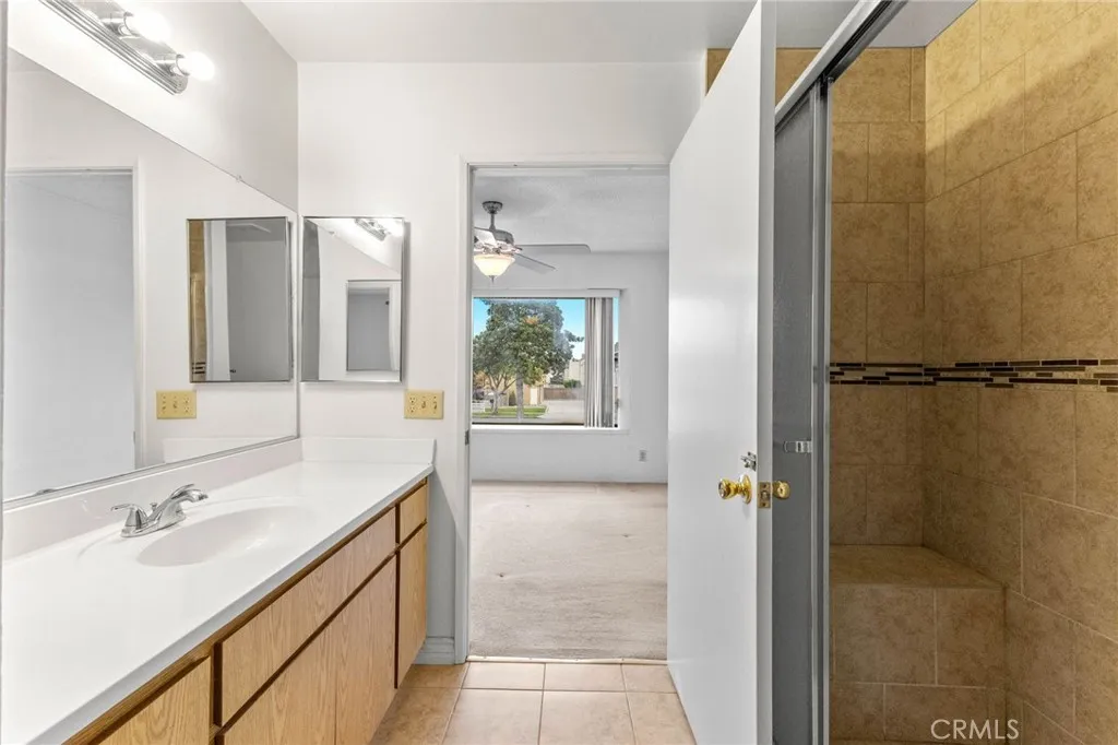 3913 Candlewood Street, Lakewood, California 90712 home-pic-44