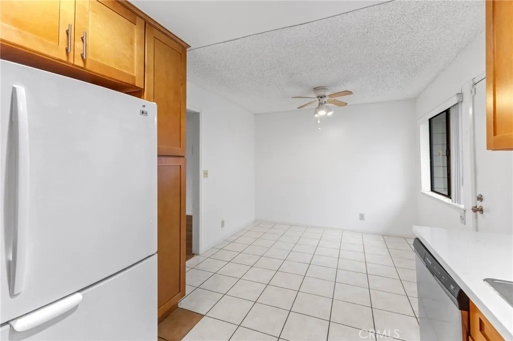 3913 Candlewood Street, Lakewood, California 90712 home-pic-28