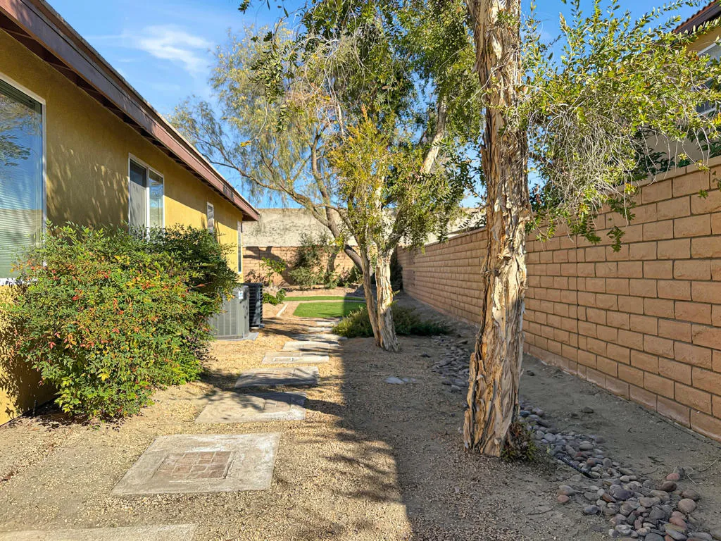 79970 Camden Drive, Indio, California 92203 home-pic-32