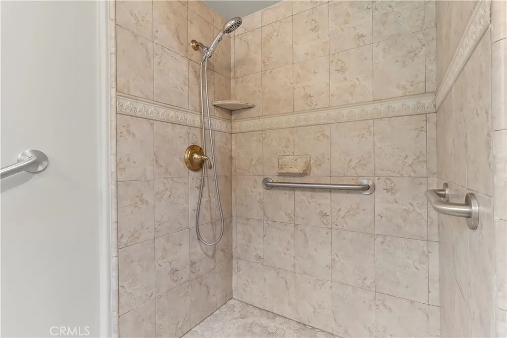 1940 Atlantida Drive, Hacienda Heights, California 91745 home-pic-19