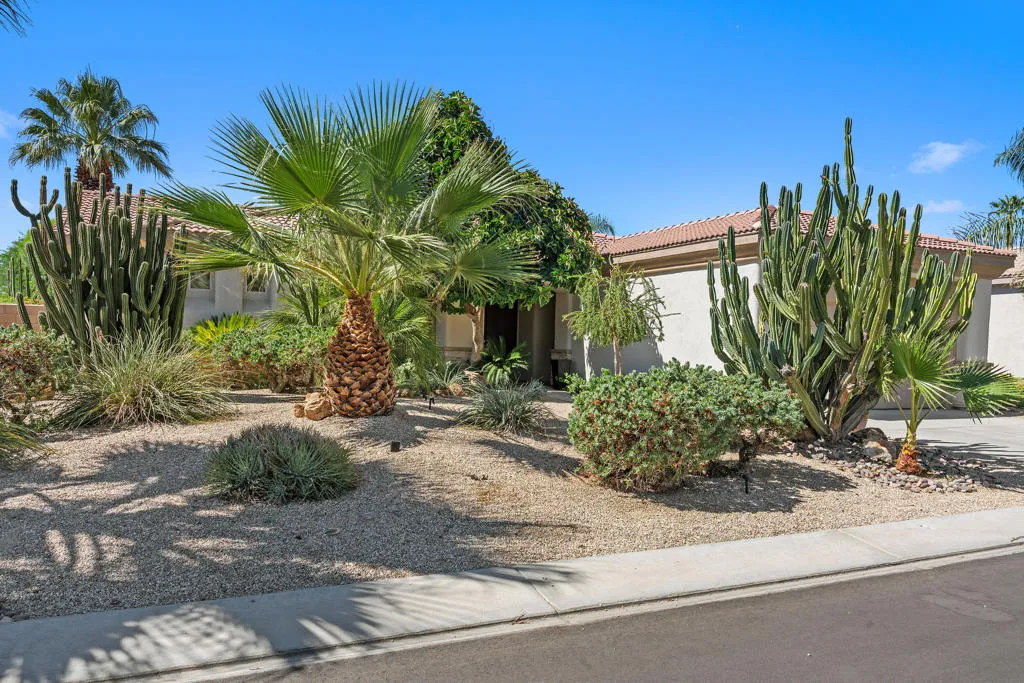 69467 Calle Raphael, Cathedral City, California 92234 home-pic-2