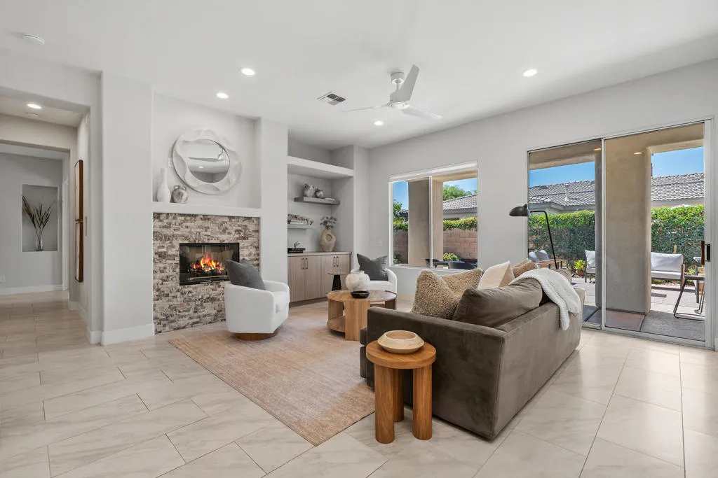 69467 Calle Raphael, Cathedral City, California 92234 home-pic-5