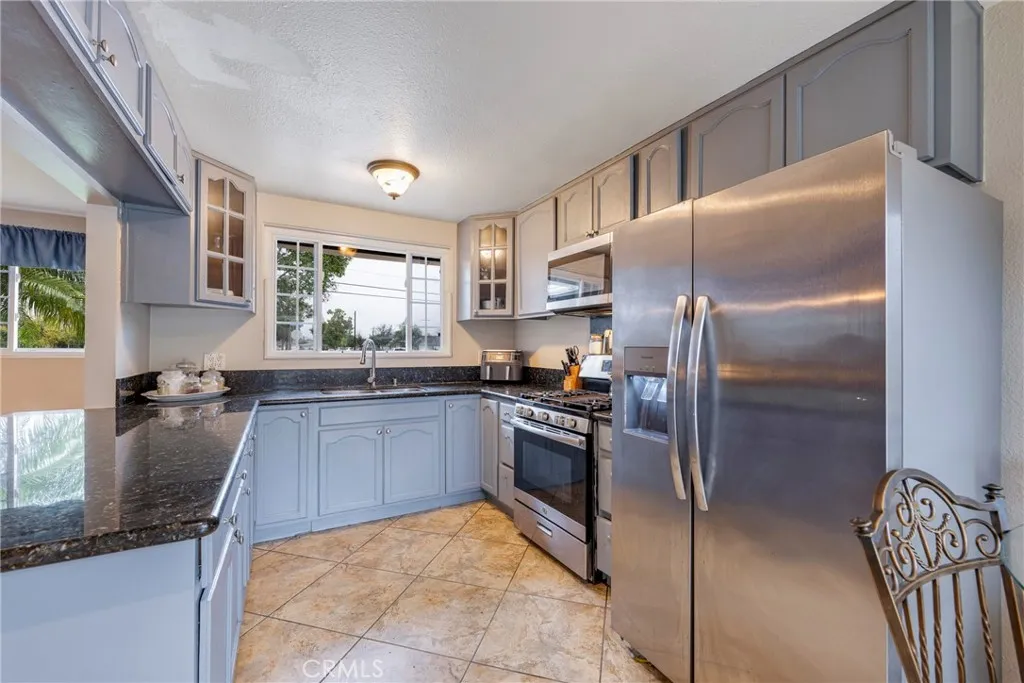 2136 W Clover, Anaheim, California 92801 home-pic-3