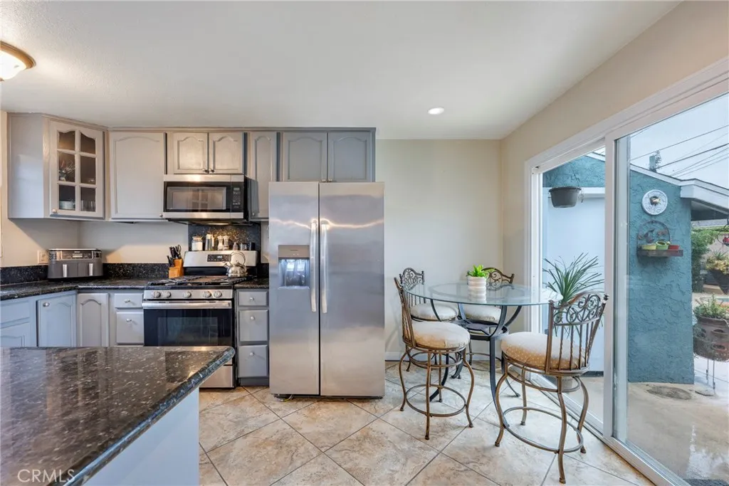 2136 W Clover, Anaheim, California 92801 home-pic-2