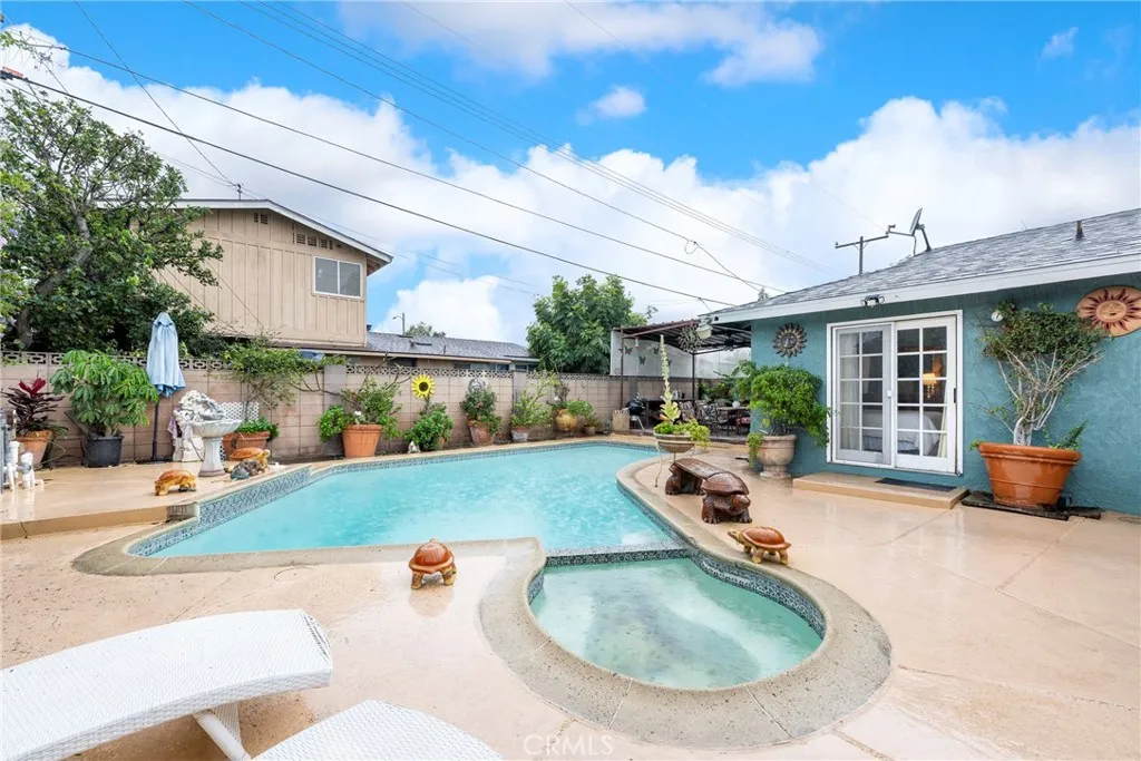 2136 W Clover, Anaheim, California 92801 home-pic-13