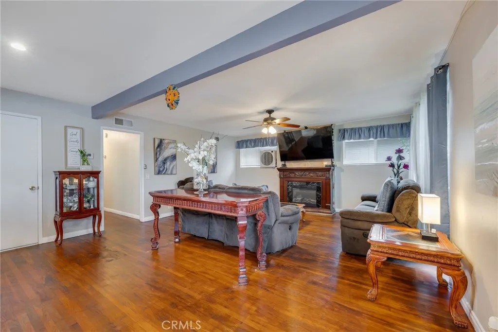 2136 W Clover, Anaheim, California 92801 home-pic-6