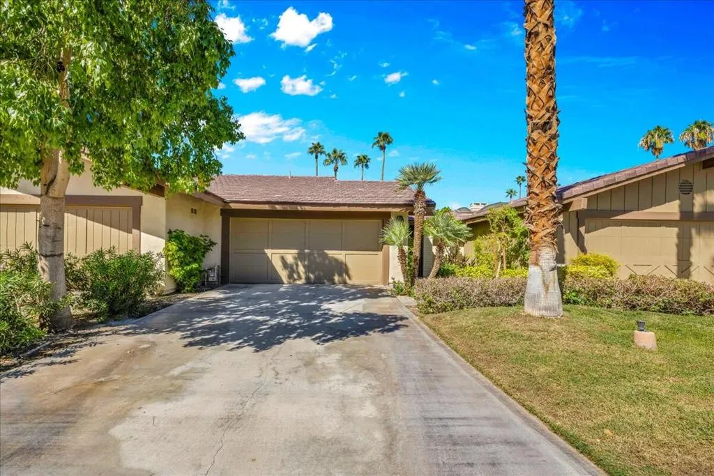 107 Tanglewood Trail, Palm Desert, California 92211 home-pic-1