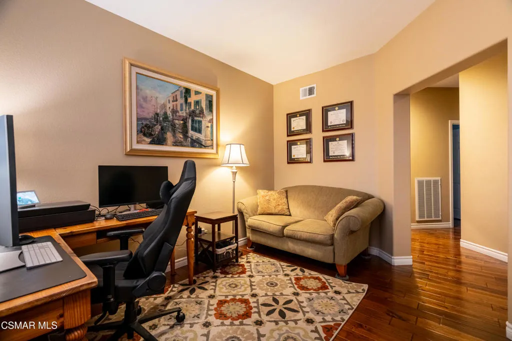 4501 Camino De Las Estrellas, Newbury Park, California 91320 home-pic-24
