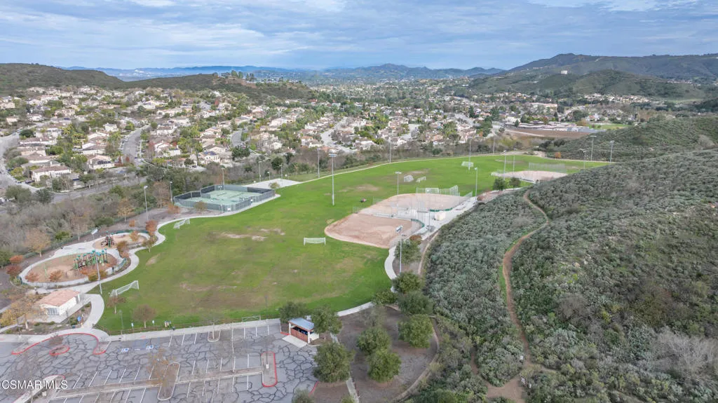 4501 Camino De Las Estrellas, Newbury Park, California 91320 home-pic-36