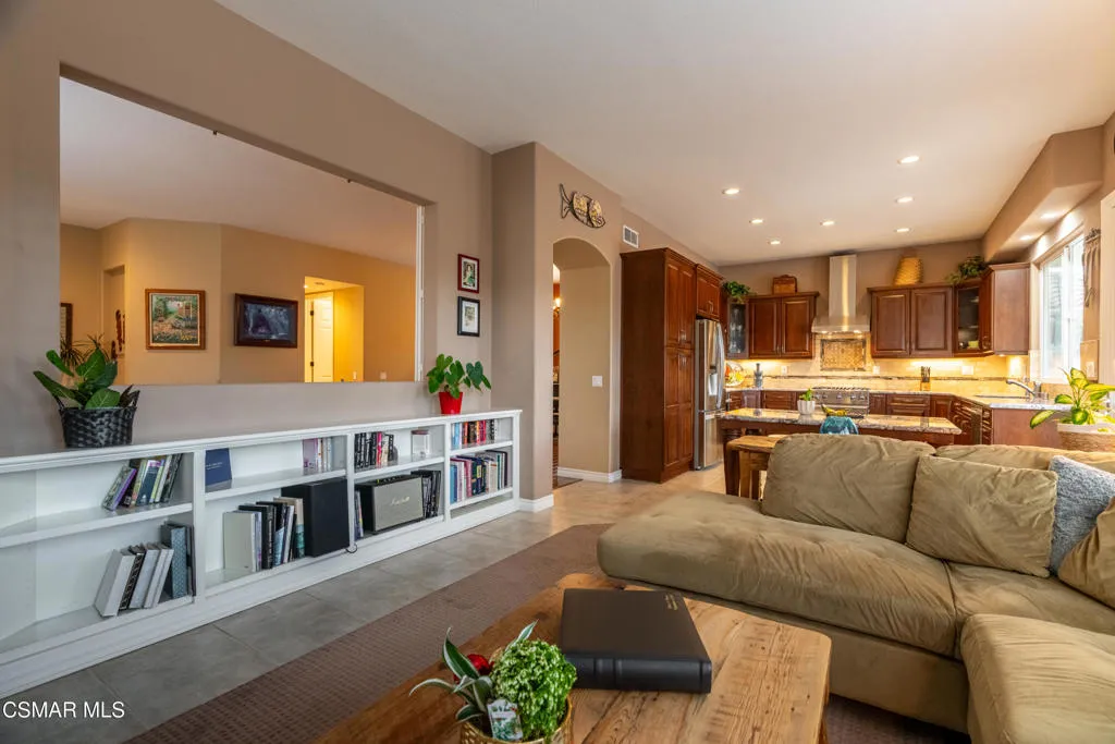 4501 Camino De Las Estrellas, Newbury Park, California 91320 home-pic-8