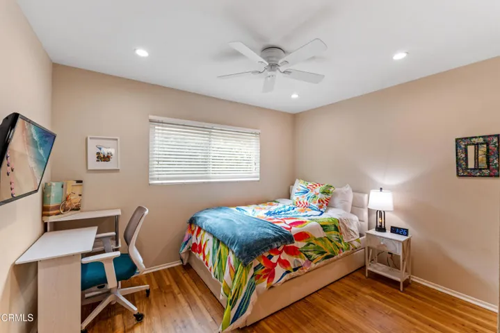 333 melrose Dr bedrooms-3