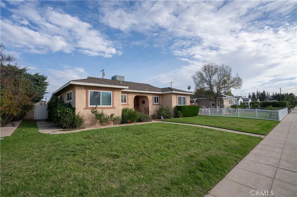 11018 Woodley, Granada Hills, California 91344 home-pic-3