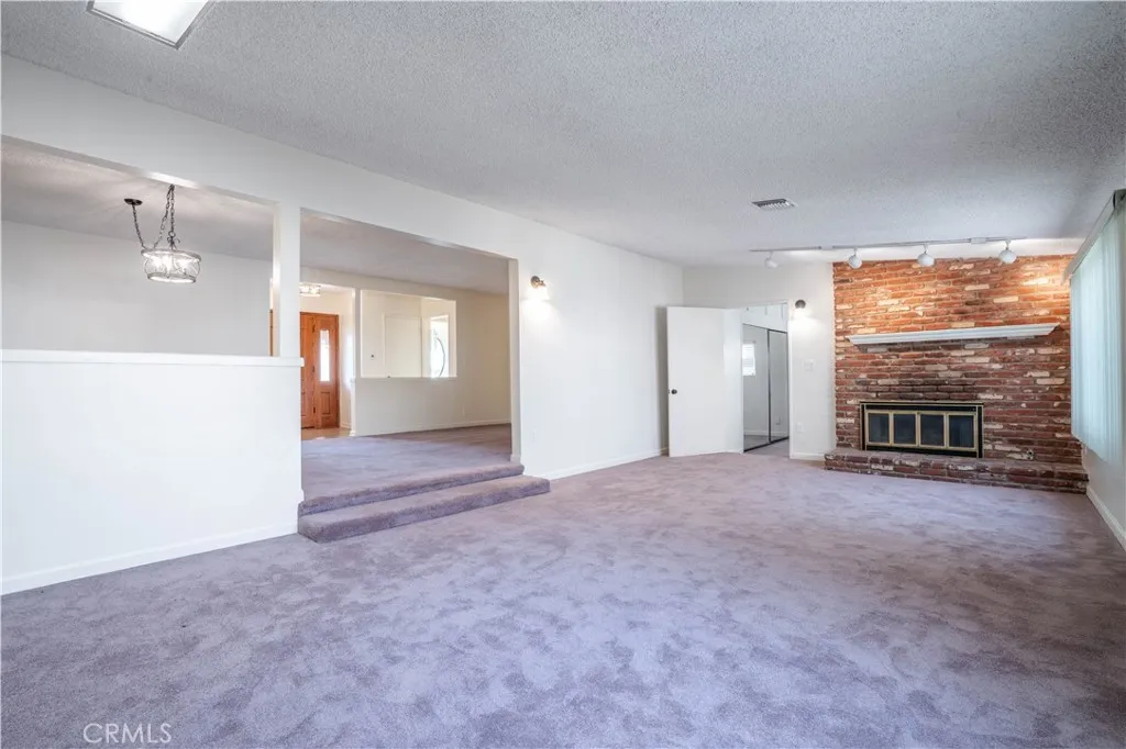 11018 Woodley, Granada Hills, California 91344 home-pic-7