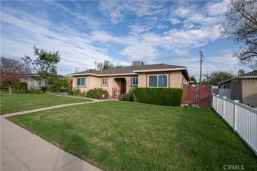 11018 Woodley, Granada Hills, California 91344 home-pic-2