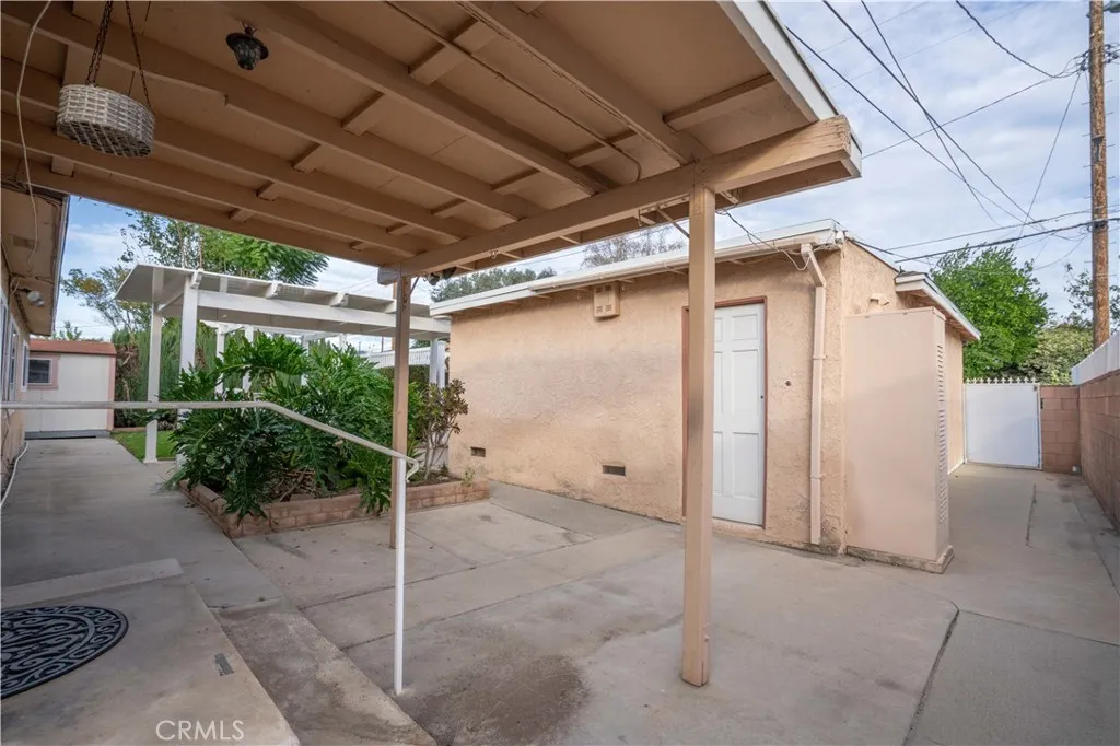 11018 Woodley, Granada Hills, California 91344 home-pic-34