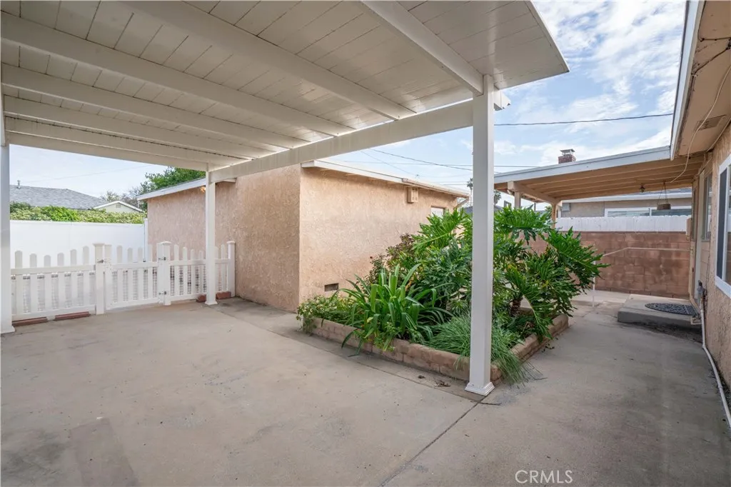 11018 Woodley, Granada Hills, California 91344 home-pic-33