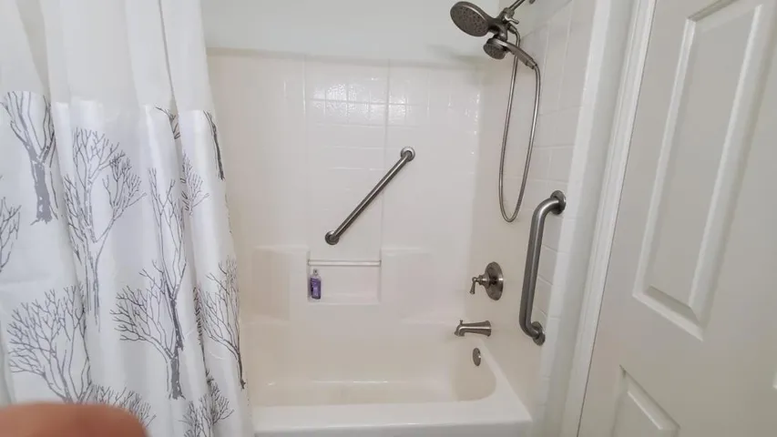 Principal's tub and shower