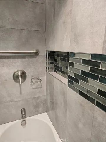 Guest bath shower