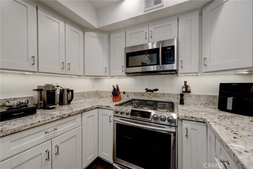 4249 Longridge Avenue, Studio City, California 91604 home-pic-12