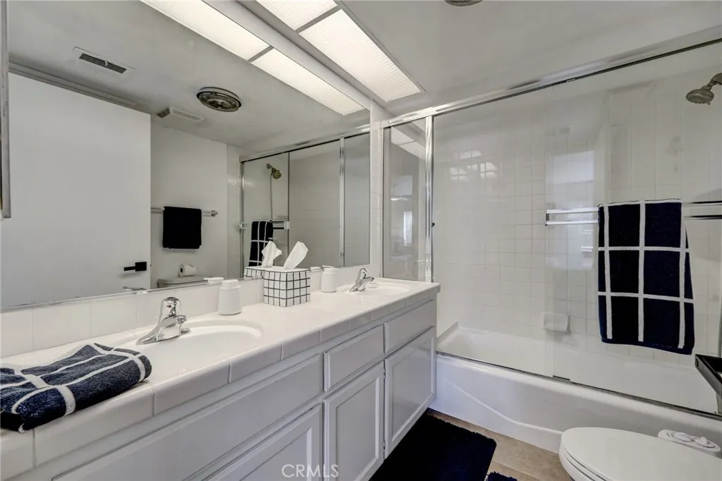 4249 Longridge Avenue, Studio City, California 91604 home-pic-16