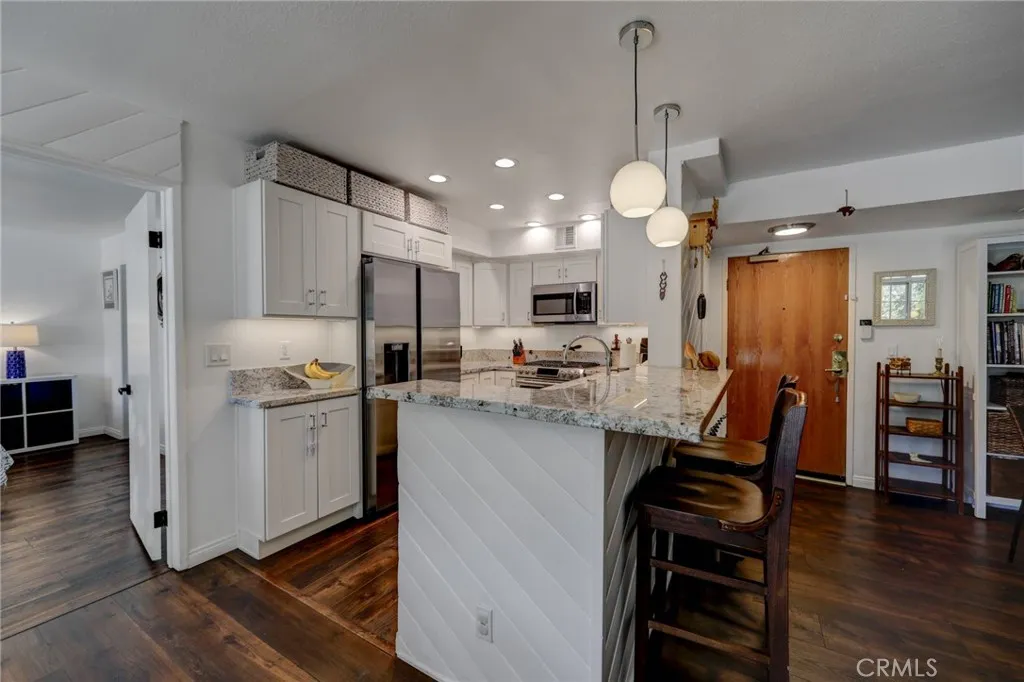 4249 Longridge Avenue, Studio City, California 91604 home-pic-10