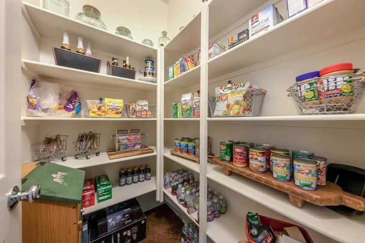 Spacious Walk In Pantry