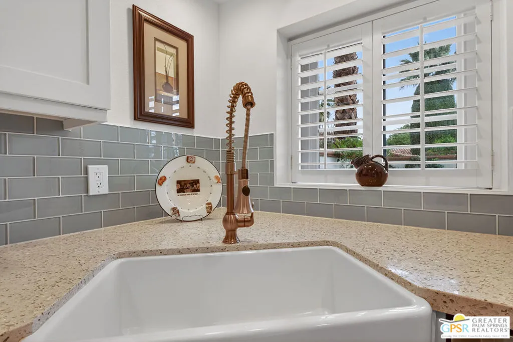 305 W Arenas Road 3a, Palm Springs, California 92262 home-pic-24