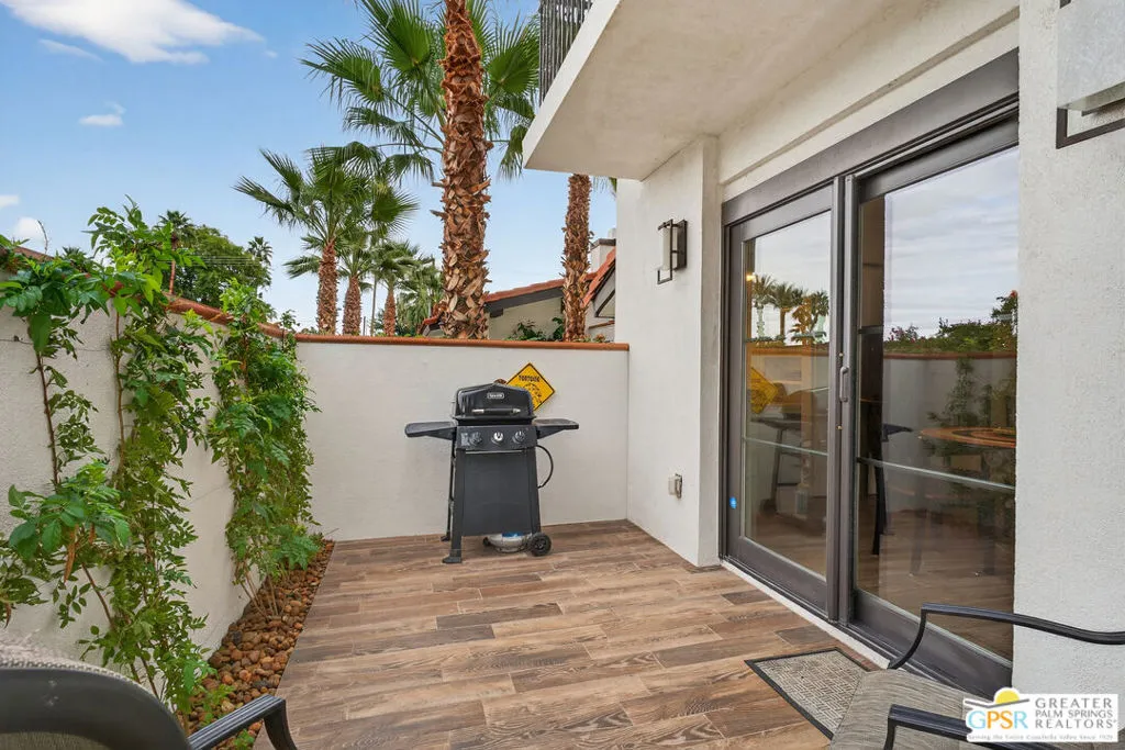 305 W Arenas Road 3a, Palm Springs, California 92262 home-pic-28