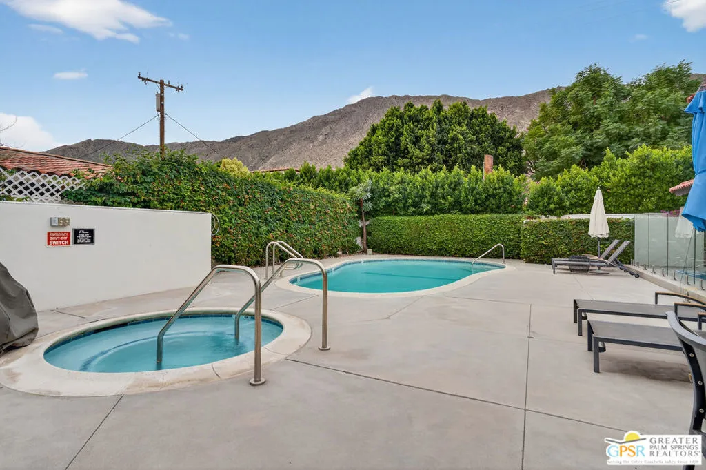 305 W Arenas Road 3a, Palm Springs, California 92262 home-pic-12
