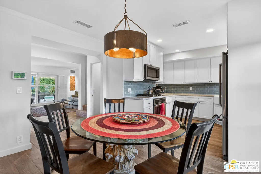 305 W Arenas Road 3a, Palm Springs, California 92262 home-pic-19