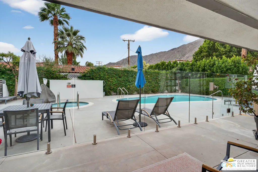 305 W Arenas Road 3a, Palm Springs, California 92262 home-pic-11