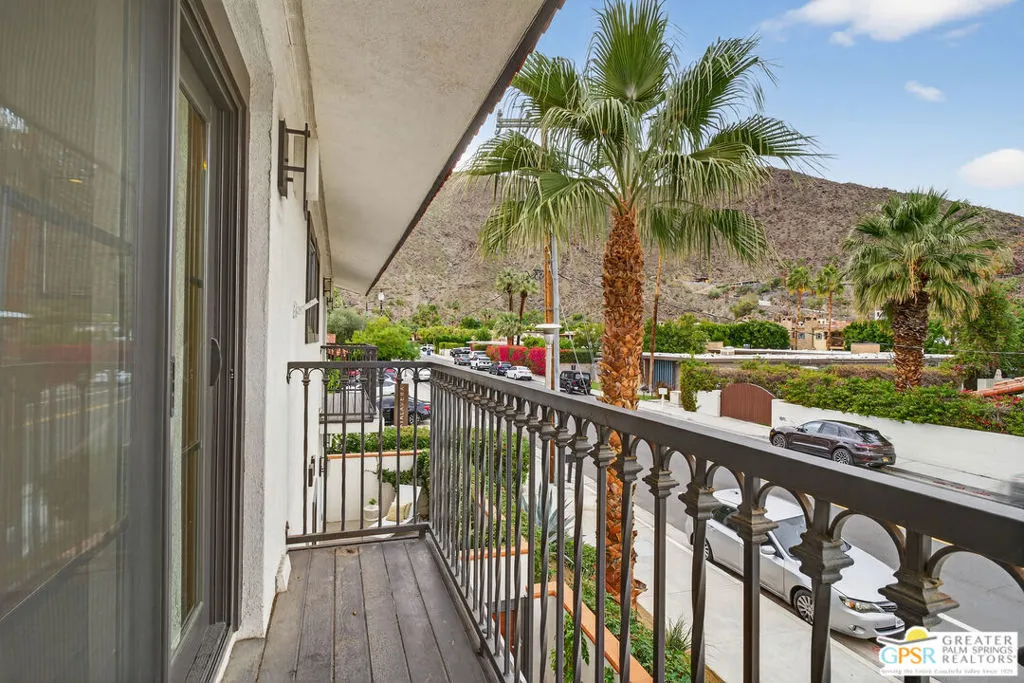 305 W Arenas Road 3a, Palm Springs, California 92262 home-pic-39