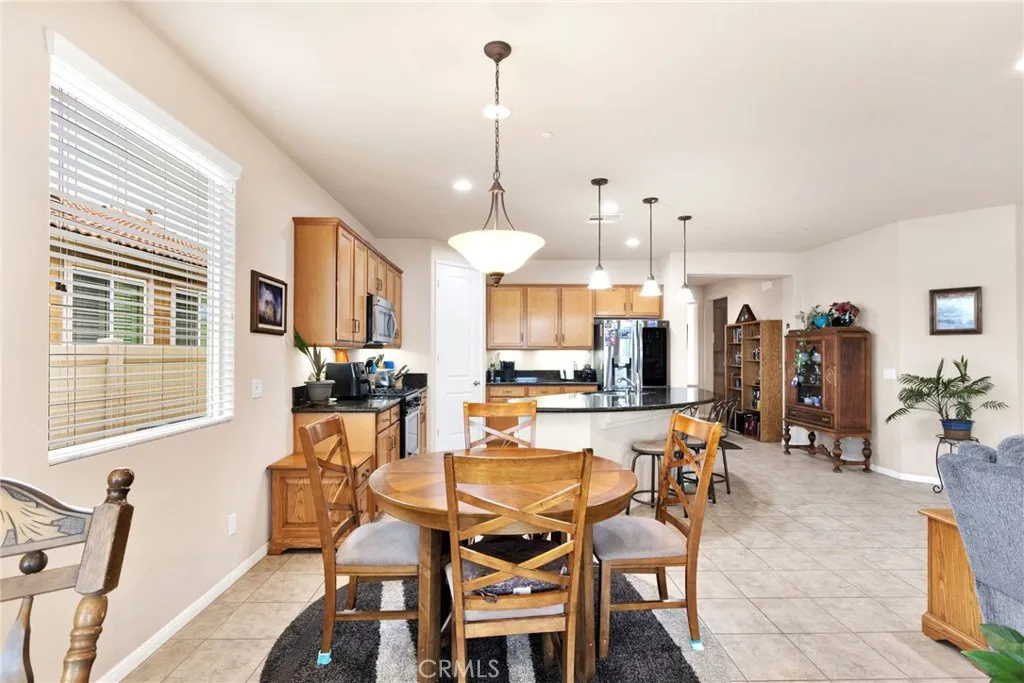 10212 Darby, Apple Valley, California 92308 home-pic-11