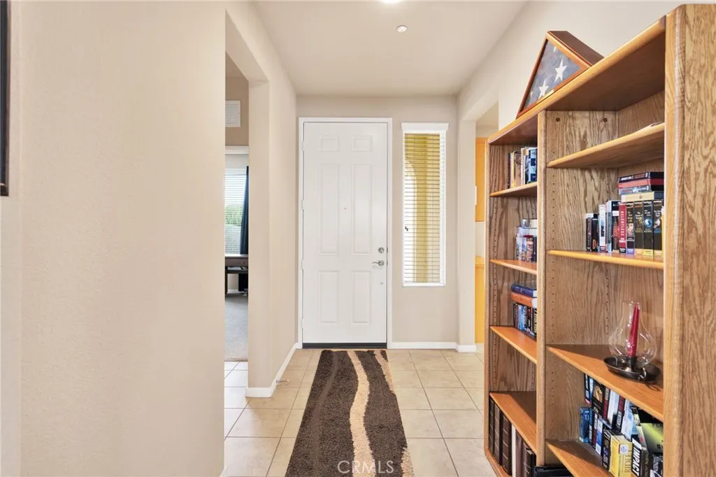 10212 Darby, Apple Valley, California 92308 home-pic-3