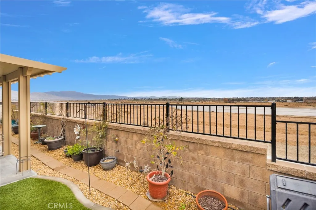 10212 Darby, Apple Valley, California 92308 home-pic-33