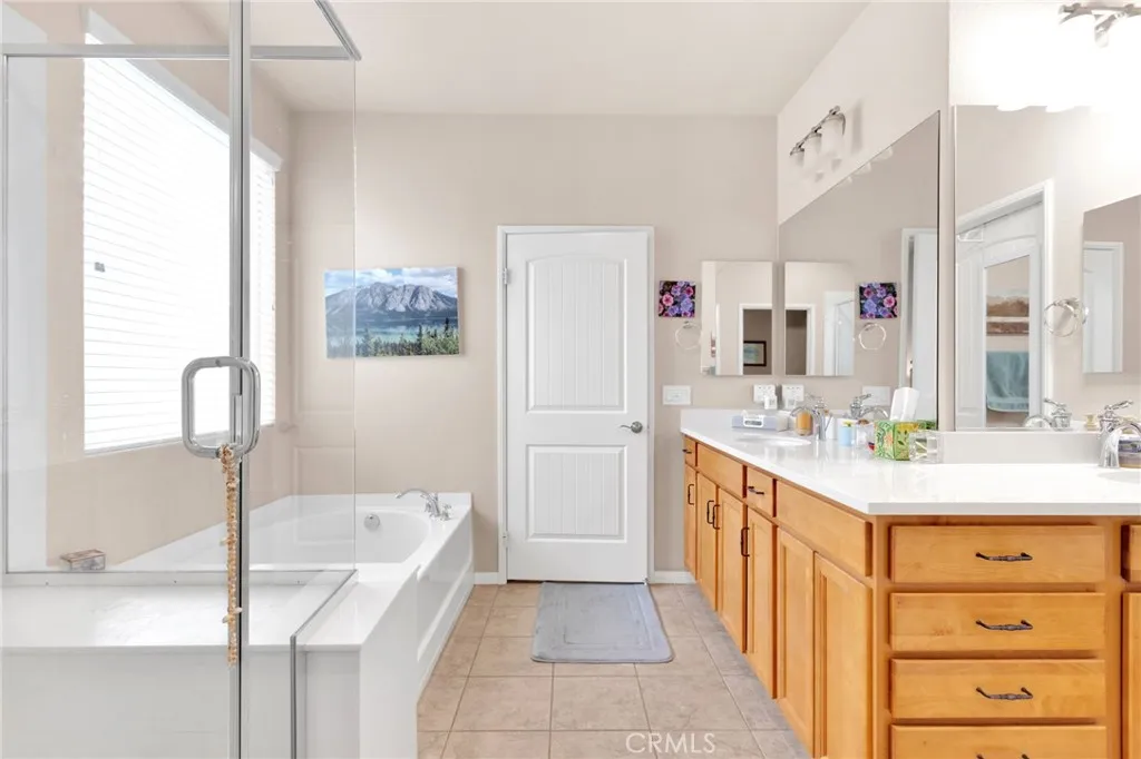 10212 Darby, Apple Valley, California 92308 home-pic-19