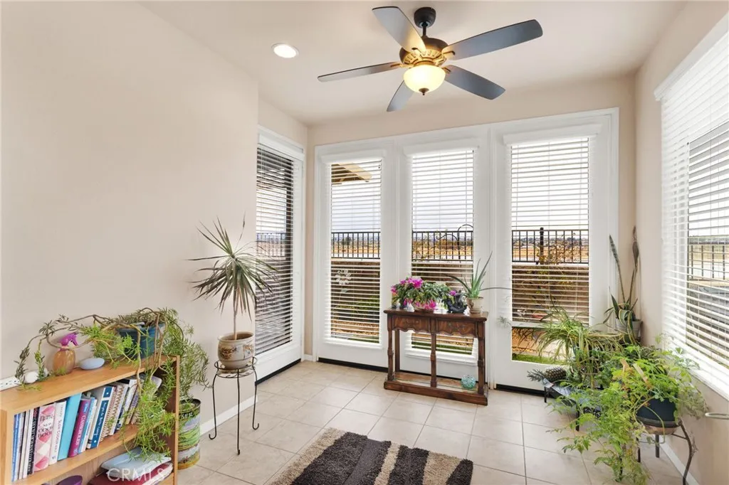 10212 Darby, Apple Valley, California 92308 home-pic-10