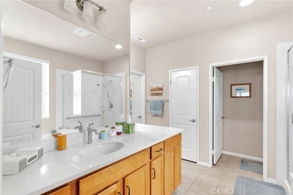10212 Darby, Apple Valley, California 92308 home-pic-17
